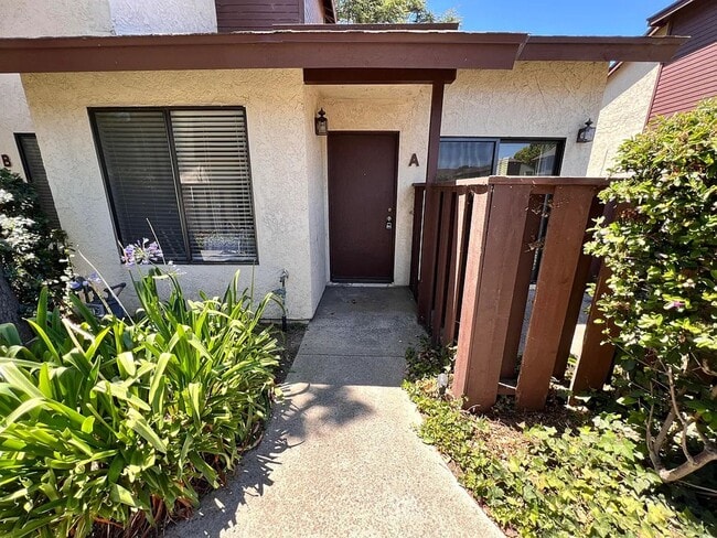 1202 E Walnut in Lompoc, CA - Building Photo - Building Photo