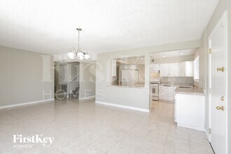 825 Antigua St in Las Vegas, NV - Foto de edificio - Building Photo