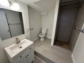 17 Cumberland St, Unit 224 in Boston, MA - Foto de edificio - Building Photo