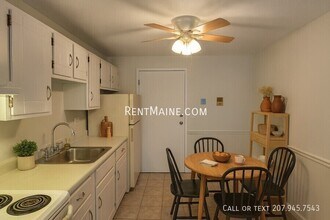 10 Tall Pines Dr in Lewiston, ME - Foto de edificio - Building Photo