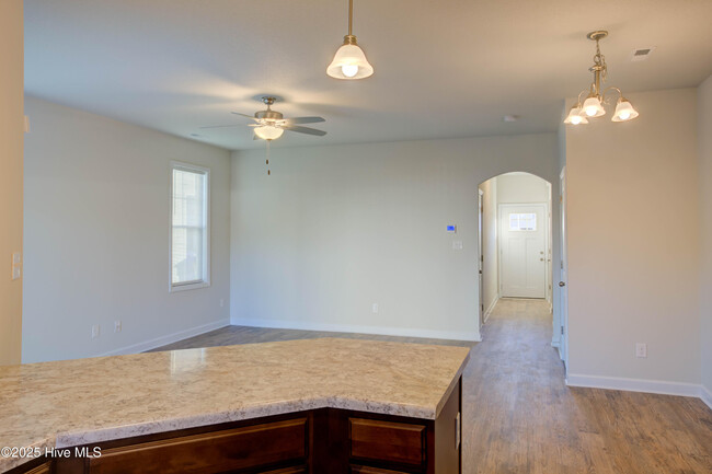 403 Vandemere Ct in Holly Ridge, NC - Building Photo - Building Photo
