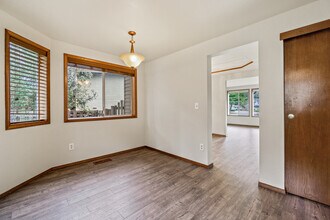 4521 186th Ave SE in Issaquah, WA - Building Photo - Building Photo