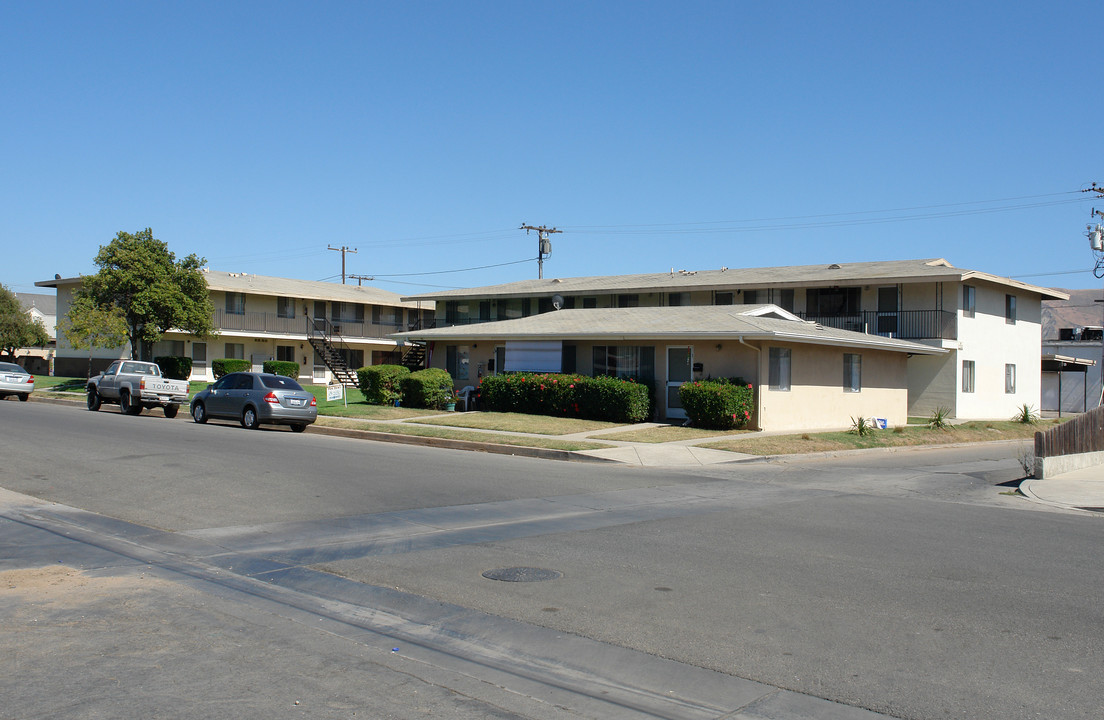 1148 El Paseo St in Fillmore, CA - Building Photo