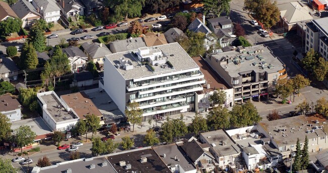 The Hollywood Residences in Vancouver, BC - Building Photo - Primary Photo