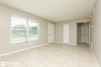 1194 E Lombardy Dr in Deltona, FL - Building Photo - Building Photo