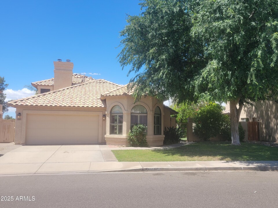 19528 N 71st Ave in Glendale, AZ - Building Photo