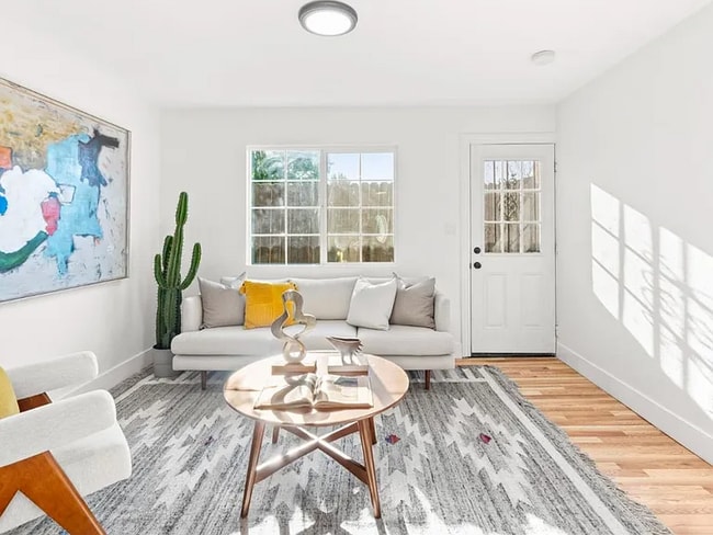 2887 Fordham St in East Palo Alto, CA - Foto de edificio - Building Photo