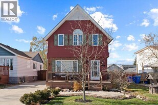 379 Laporte Ave in Windsor, ON - Building Photo