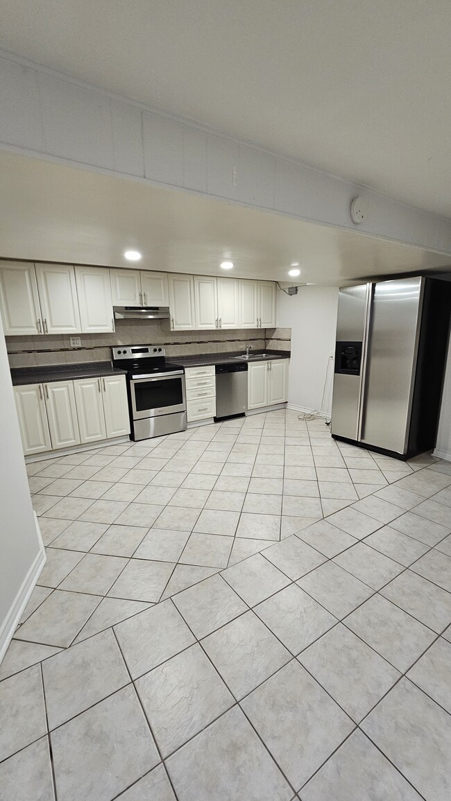 property at 98 Anthia Dr