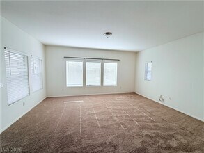 10809 Garden Mist Dr in Las Vegas, NV - Building Photo - Building Photo