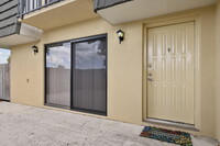 714 7th Way in West Palm Beach, FL - Foto de edificio - Building Photo