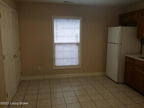 8608 Standing Oak Dr in Louisville, KY - Building Photo - Building Photo