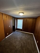 103 Hussey Mhp Ln in Beulaville, NC - Building Photo - Building Photo