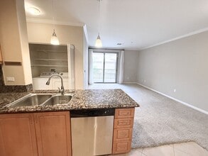 3877 Pell Pl, Unit 301 in San Diego, CA - Building Photo - Building Photo