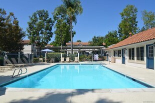 10331 Azuaga St in San Diego, CA - Building Photo