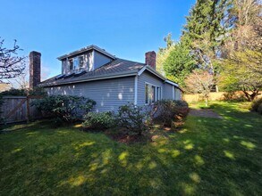 6333 138th Pl SE in Bellevue, WA - Building Photo - Building Photo