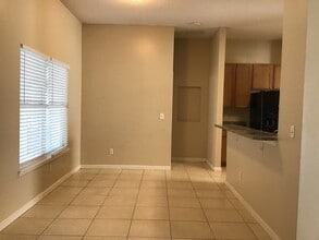 2038 Belhaven Dr in Orange Park, FL - Foto de edificio - Building Photo