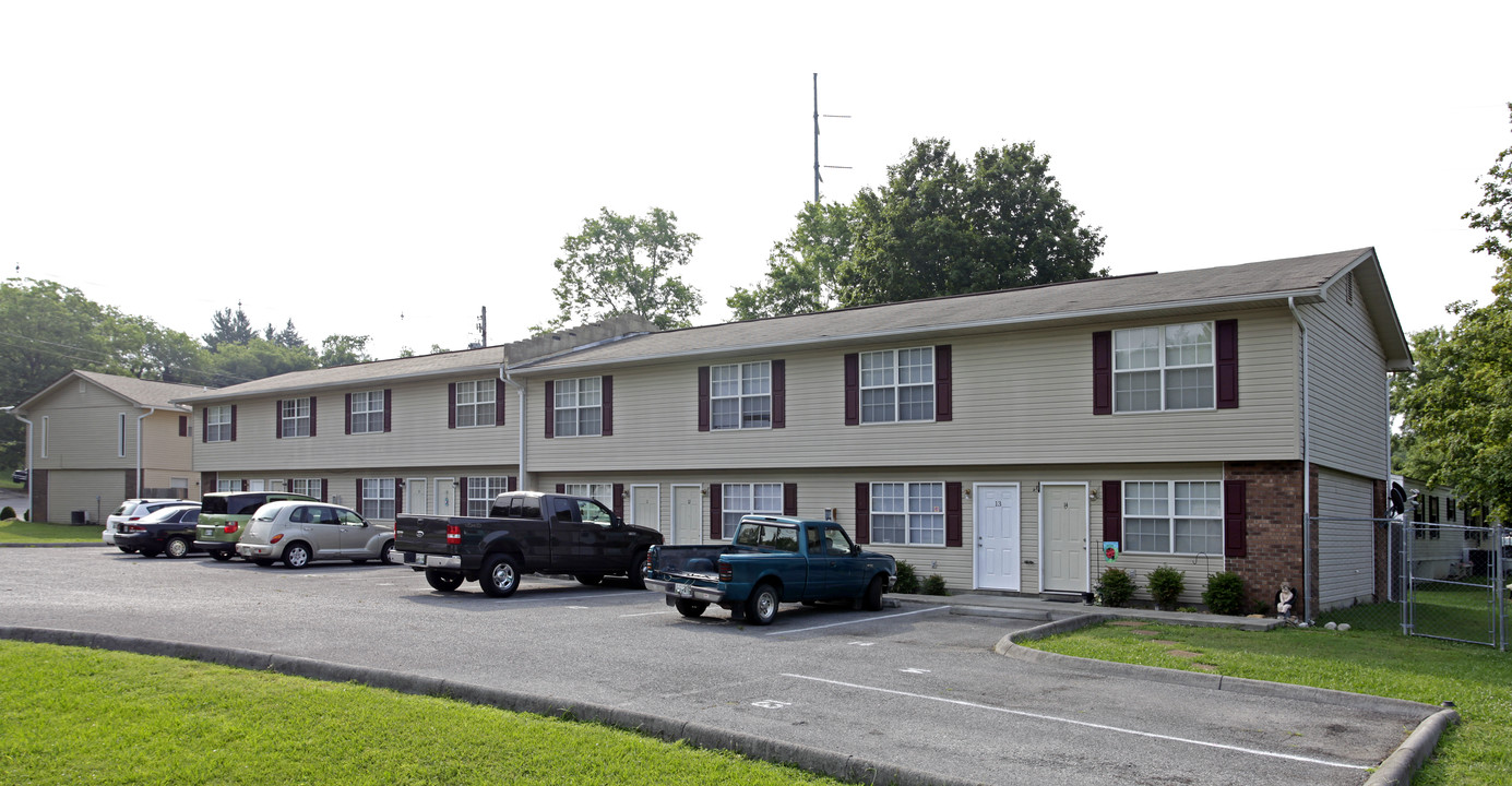 TKS Apartments in Sevierville, TN - Building Photo