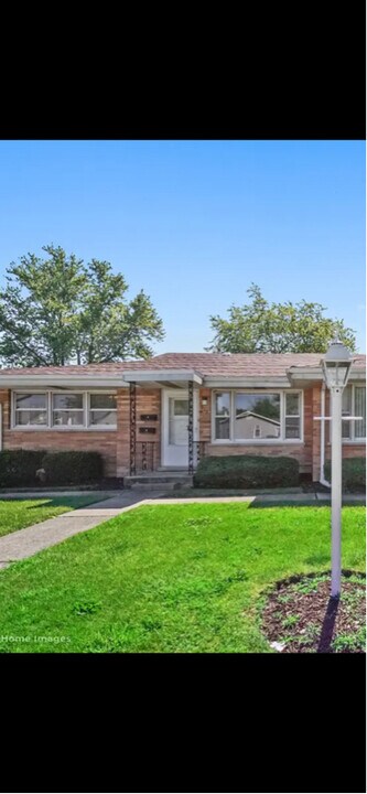 717 Peoria St in Chicago Heights, IL - Building Photo