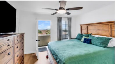 3975 Hortensia St in San Diego, CA - Building Photo - Building Photo