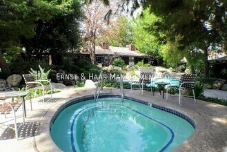 3667 Country Club Dr-Unit -UNIT C in Long Beach, CA - Building Photo - Building Photo