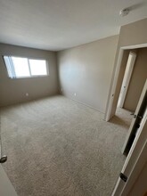 Sea Breeze Garden Apartments in Huntington Beach, CA - Building Photo - Building Photo