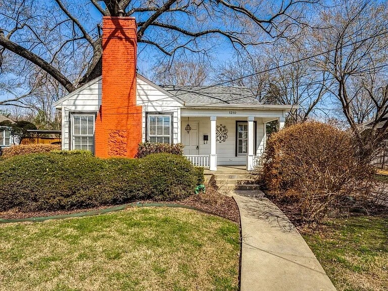 1210 W Tucker St in McKinney, TX - Building Photo