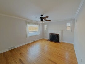 790 Pecks Rd in Pittsfield, MA - Building Photo