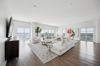 2800 Lakeside Pkwy in Flower Mound, TX - Foto de edificio - Building Photo