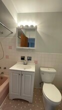 426 1/2 W Touhy Ave in Rosemont, IL - Building Photo - Building Photo
