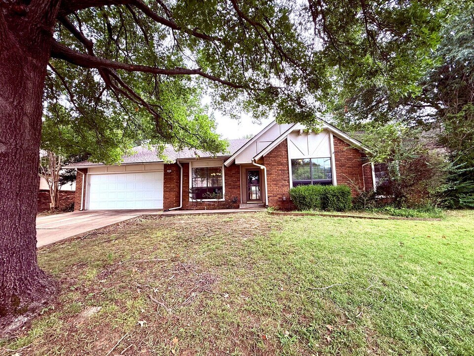 7320 E 62nd St in Tulsa, OK - Building Photo