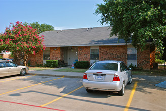 Gateway Village in Azle, TX - Building Photo - Building Photo