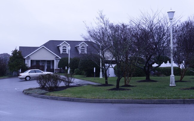 Magnolia Square Apartments in Knoxville, TN - Foto de edificio - Building Photo