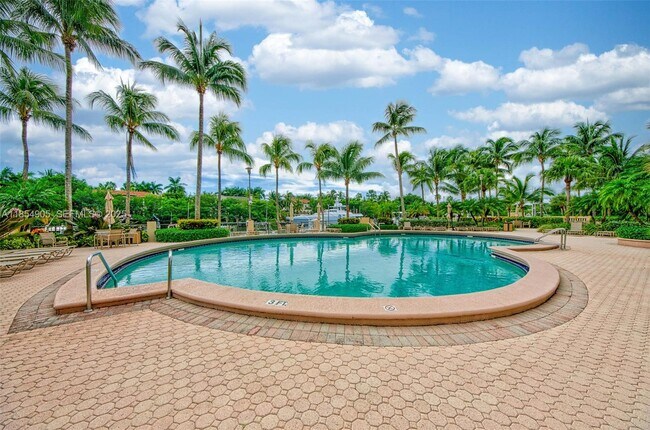 property at 90 Edgewater Dr