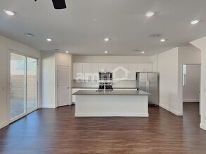 8882 Carmine Cob Ave in Las Vegas, NV - Foto de edificio - Building Photo