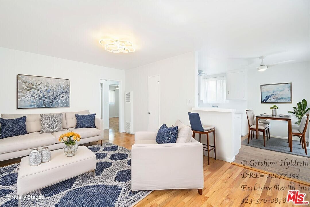 6640 Woodman Ave in Los Angeles, CA - Building Photo
