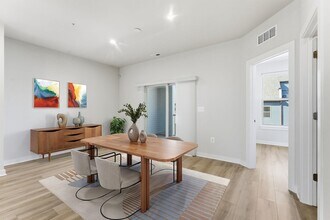 2136 Glacier Rd in Herndon, VA - Building Photo - Building Photo