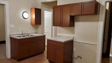 825 S 11th St in Milwaukee, WI - Building Photo - Building Photo