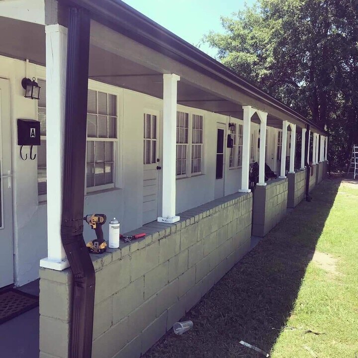 105 Smith Ave, Unit B in New Ellenton, SC - Foto de edificio