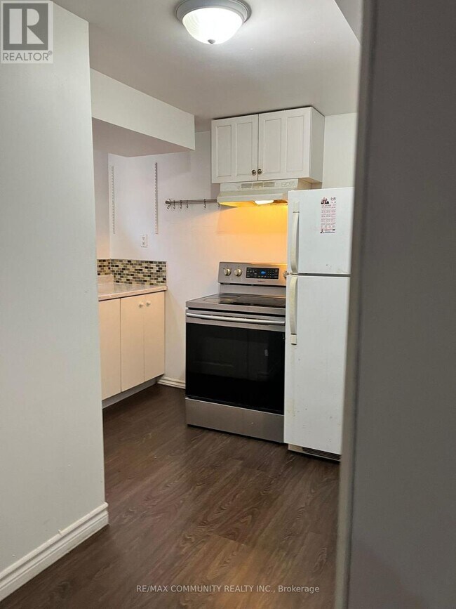 65 Blakemanor Blvd in Toronto, ON - Building Photo - Building Photo