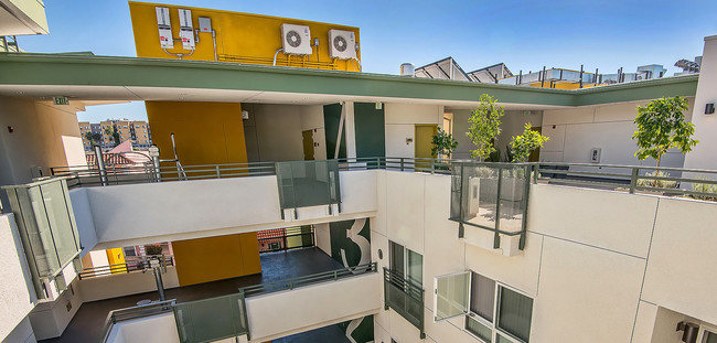 Burlington Family Apartments in Los Angeles, CA - Building Photo - Building Photo