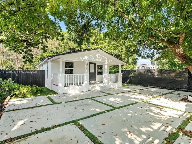 1829 NW 62nd Terrace in Miami, FL - Foto de edificio - Building Photo