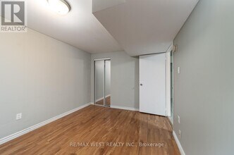 2534 Palisander Ave in Mississauga, ON - Building Photo - Building Photo