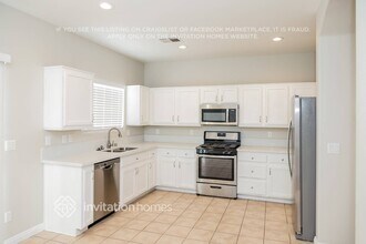 6252 Dartington Hall St in Henderson, NV - Building Photo - Building Photo