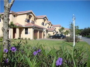 The Enclave at St. Lucie West in Port St. Lucie, FL - Building Photo - Building Photo