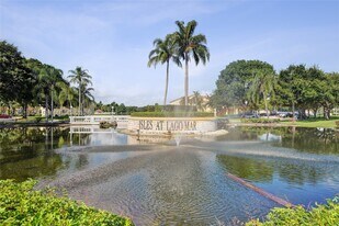 12760 Vista Isles Dr in Plantation, FL - Building Photo