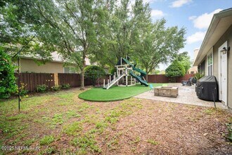 7813 Mt Ranier Dr in Jacksonville, FL - Building Photo - Building Photo