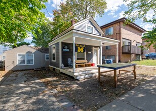 815 Brown St in Ann Arbor, MI - Building Photo - Building Photo