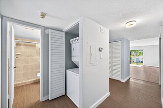 201 S Arrawana Ave in Tampa, FL - Foto de edificio - Building Photo