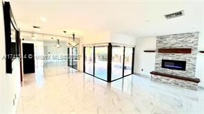 616 NW 97th Pl in Miami, FL - Foto de edificio - Building Photo